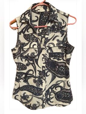 New York & Company White and Navy Paisley Sleeveless Button-Down Shirt
